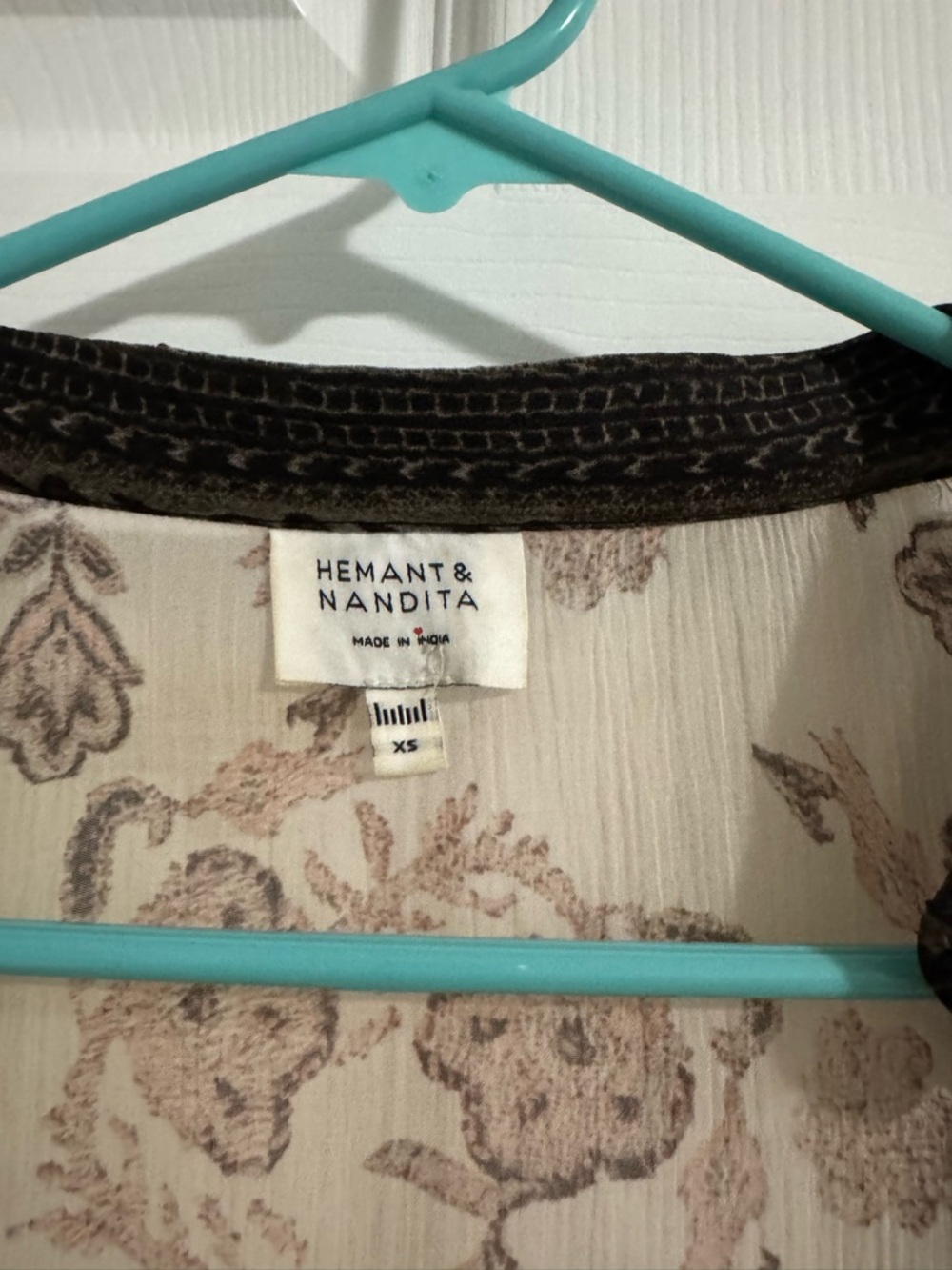 HEMANT & NANDITA set with Beige Paisley Sheer Blouse & Matching Skirt - Picture 2 of 5